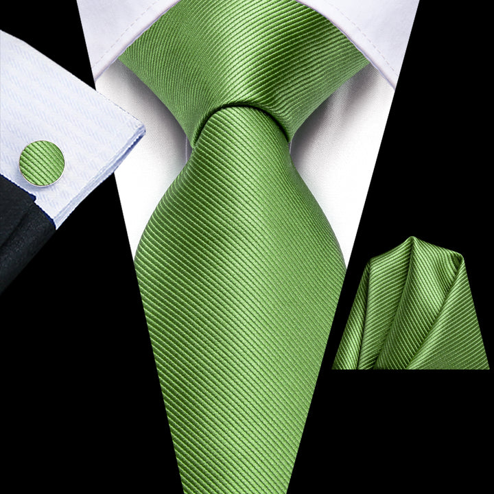 Emerald green tie color